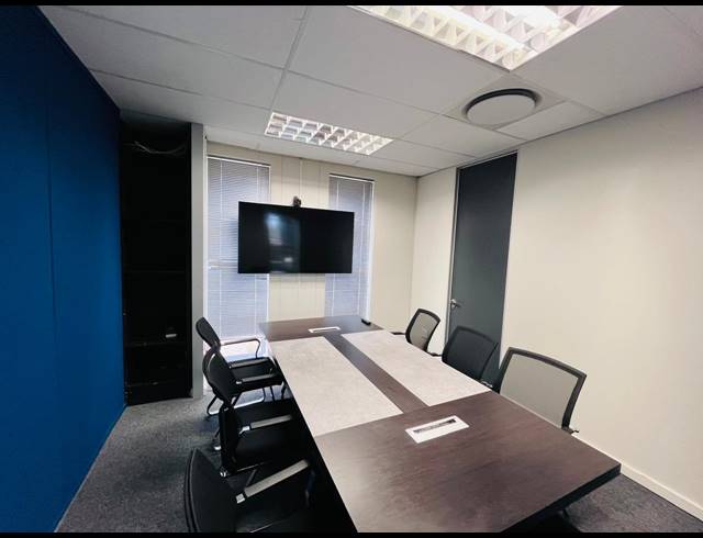 279M² OFFICE FOR SALE IN FOURWAYS
